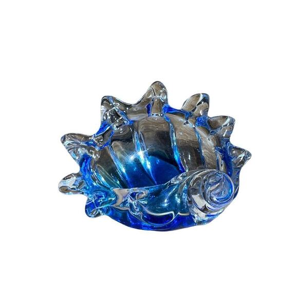 Beautiful Glass Sea Shell Clear with blue tints. Trinket/candy dish.jewlery.rare - Picture 4 of 7